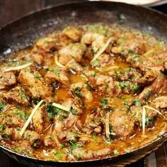 A picture of Hyderabadi Green chicken.