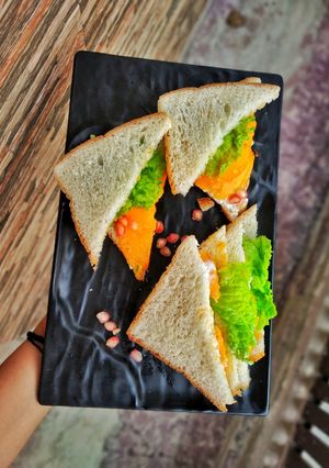 A picture of Mango sandwich.