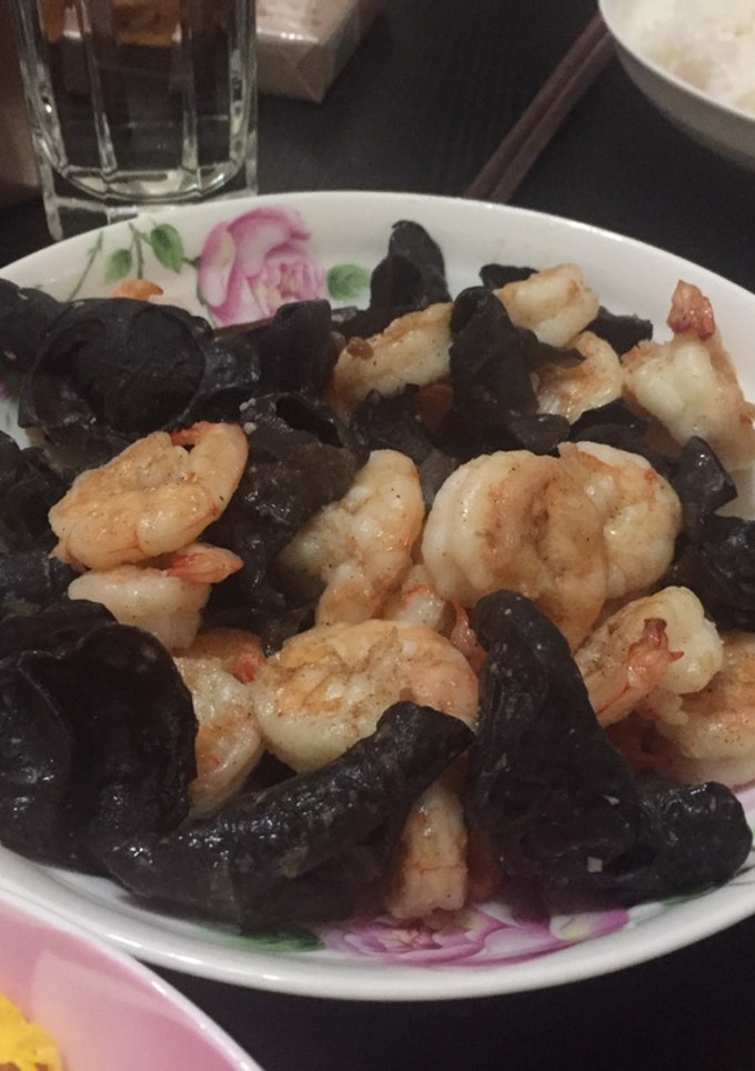 Una foto de Camarones con hongos 🍄