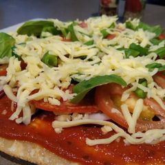 A picture of Healthy (vaguely) pizza!.