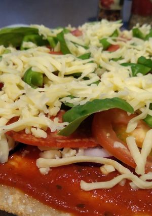 A picture of Healthy (vaguely) pizza!.