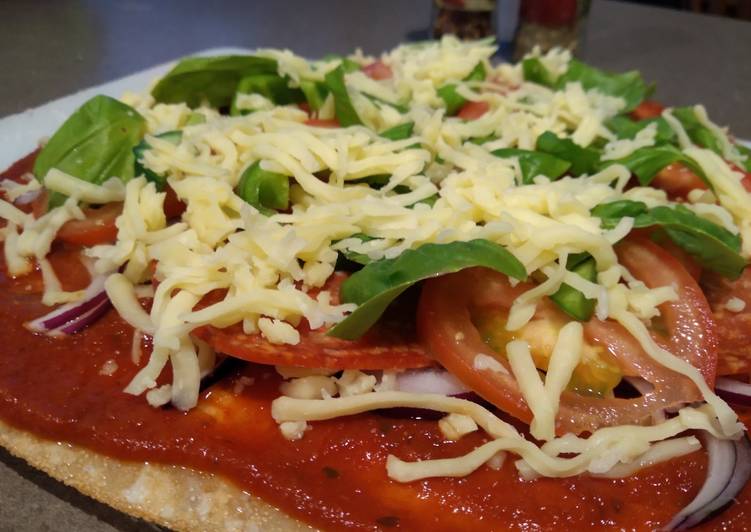 Simple Way to Make Super Quick Homemade Healthy (vaguely) pizza!