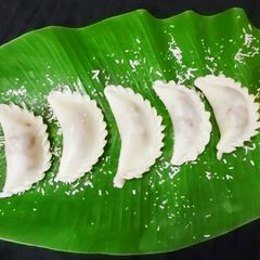 A picture of Rice pitha.