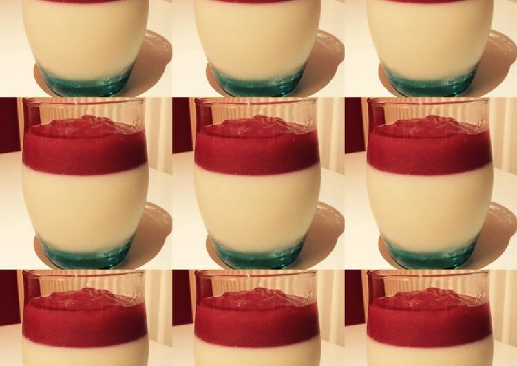 6 Resep: Strawberry Panna Cotta Kekinian