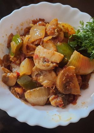 पंजाबी मशरूम पसंदा (Punjabi Mushroom Pasanda Recipe In Marathi) रेसिपी चे मुख्य फोटो 