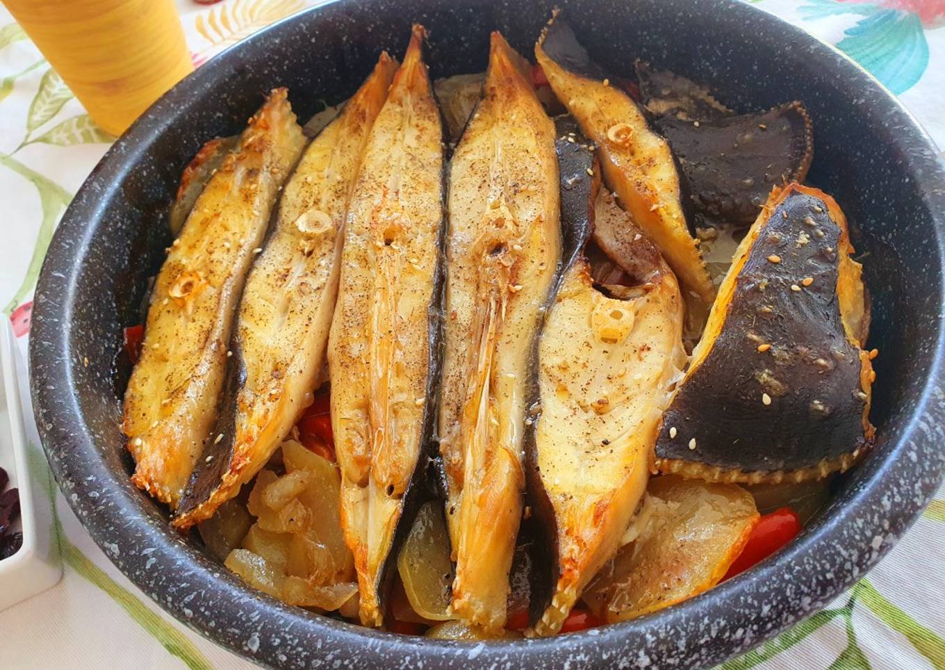 Rodaballo al horno con verduras al vino blanco y za'atar