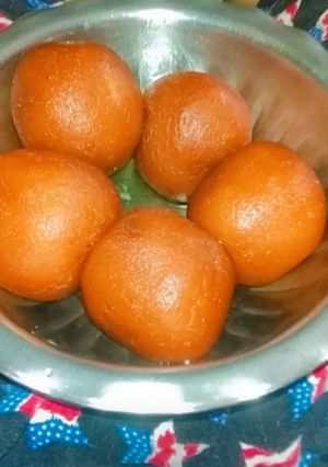 गुलाब जामुन(Gulabjamun Recipe in hindi) रेसिपी मुख्य फोटो