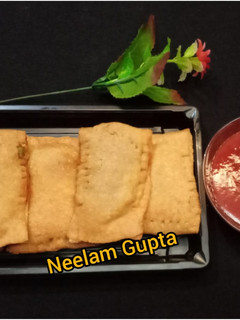A picture of Wheat puff samosa.