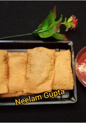A picture of Wheat puff samosa.