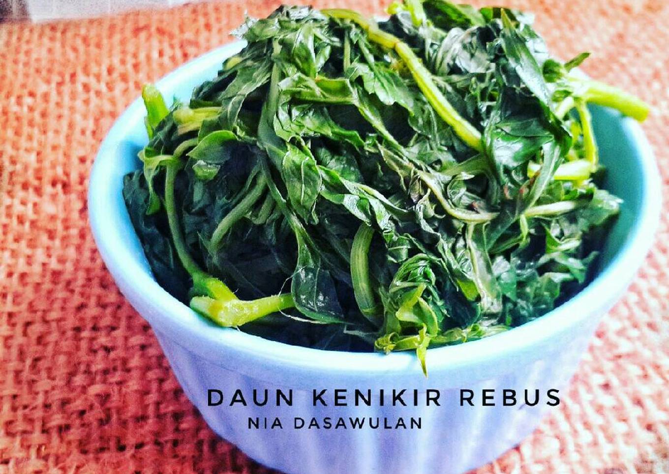 Cuma Daun Kenikir Rebus