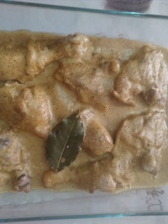 Foto principal de Muslos de pollo en salsa de avellanas