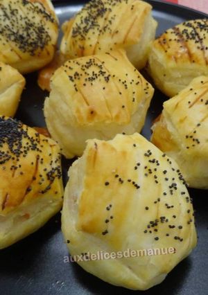 A picture of Brie and Ham Puff Pastries.
