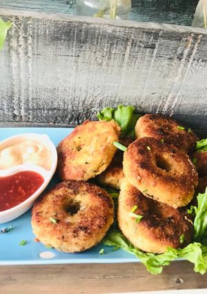 A picture of Chicken Donuts.