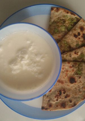 A picture of Matar paratha.
