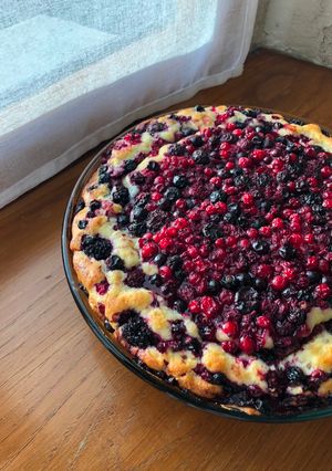 Une photo de Gâteau aux fruits rouges et mascarpone 🍇🍓🍰