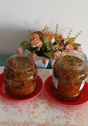 A picture of Raw Mango carrot green chili garlic pickle.