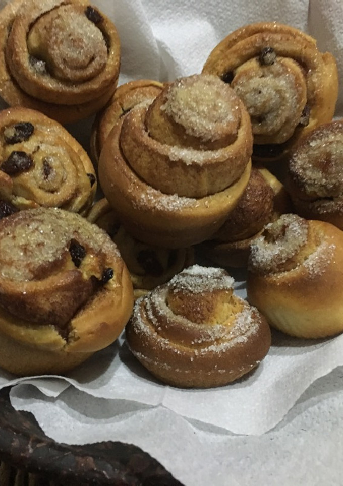 Una foto de Cinnamon buns o rollos de canela
