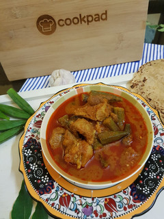 A picture of Bhindi gosht.