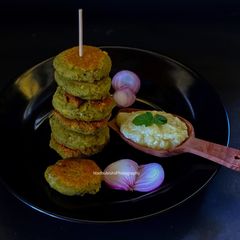 A picture of Chana Dal Tikki with Garlic Dip.