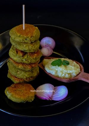 A picture of Chana Dal Tikki with Garlic Dip.