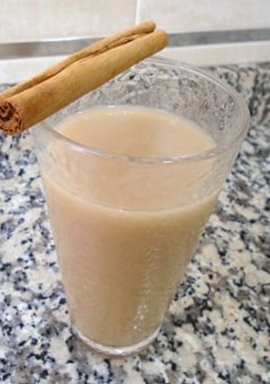 Una foto de Té negro con leche de coco
