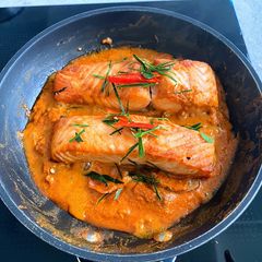 A picture of Chu Chee Salmon.