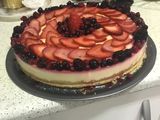 Tarta de limón con frutos rojos