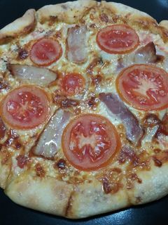 Φωτογραφία της συνταγής Πίτσα με τυρομπουκιές 🍕