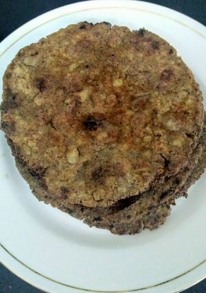 A picture of Kuttu parantha.