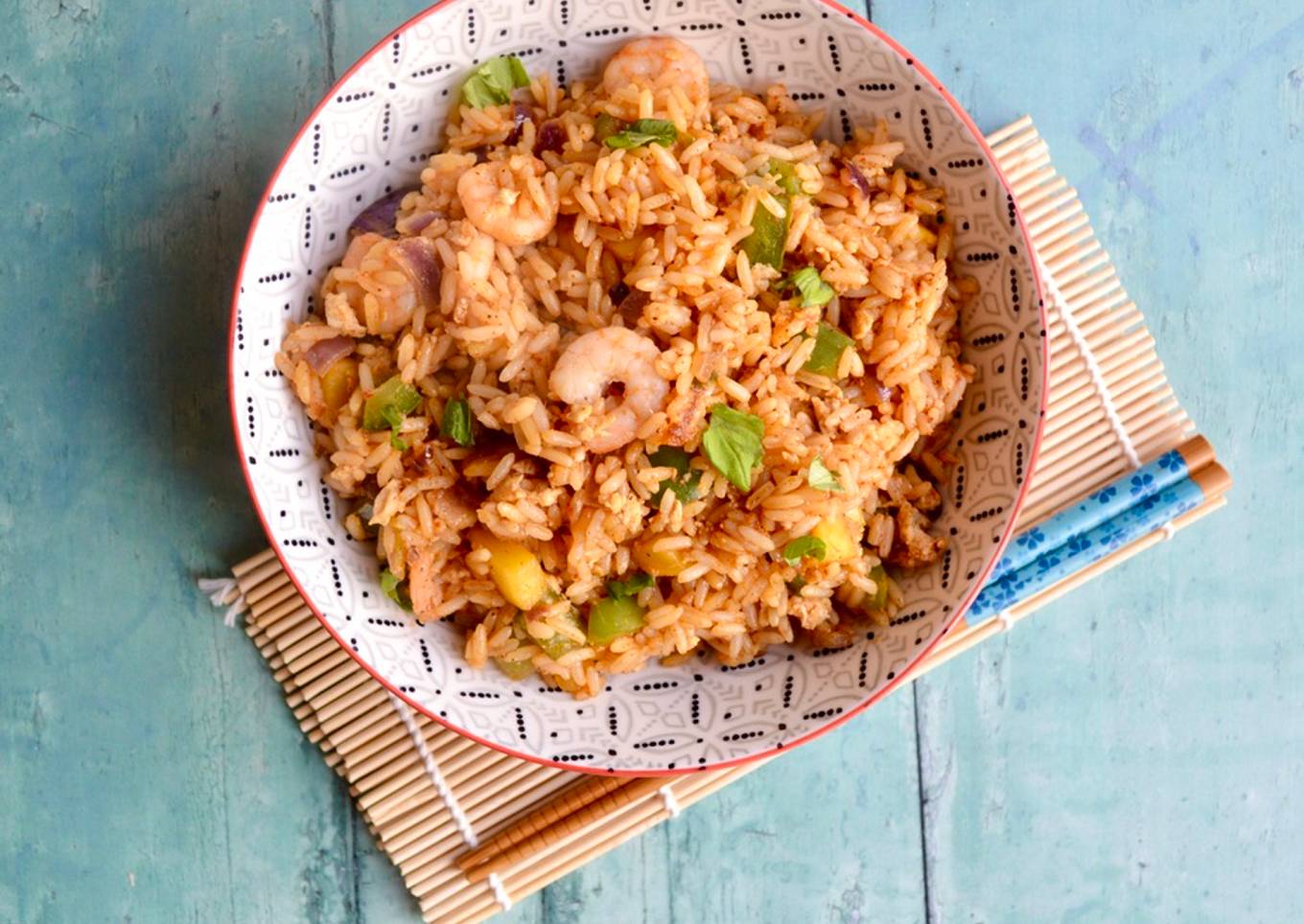 Fried rice with shrimp and mango