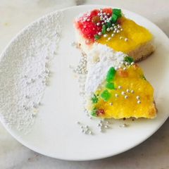 A picture of Bride snow dessert.