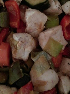 Una foto de Pollo con verduras en salsa de soja