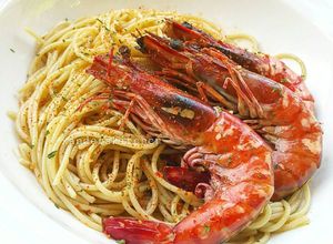 Foto resep Spaghetti with garlic butter prawns (#pr_pasta)