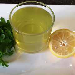 A picture of Parsley tea for weight loss.