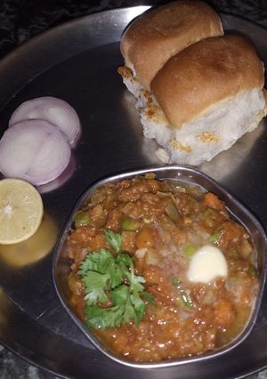 A picture of Mumbai special pav bhaji.