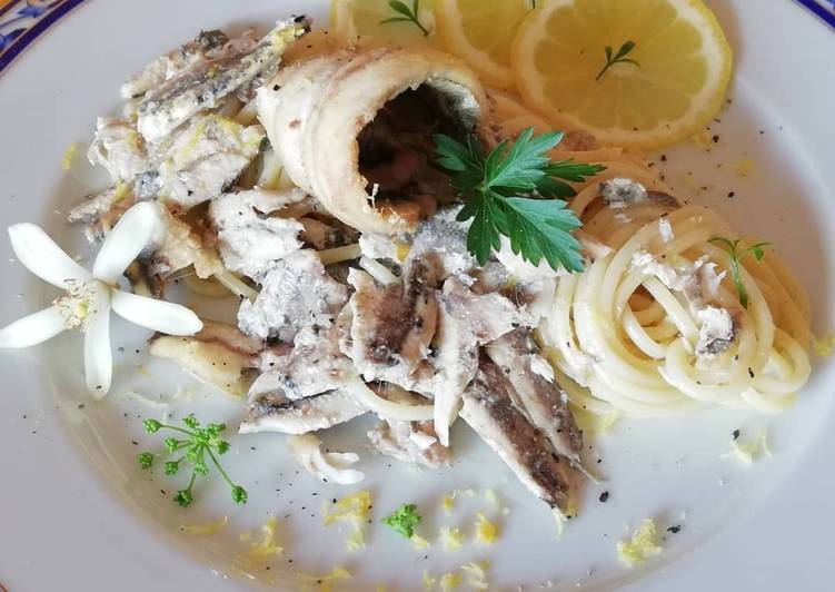 Recetta di Fatto in casa super veloce Spaghetti con le alici al limone 🌷