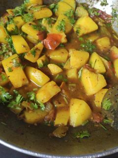 आलू टमाटर की सब्जी (Aloo Tamatar ki sabzi recipe in Hindi) रेसिपी मुख्य फोटो