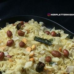 A picture of Poha Chivda.