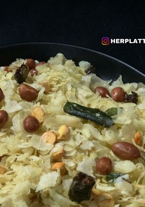 A picture of Poha Chivda.