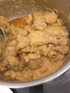 Una foto de Pollo al curry con nata