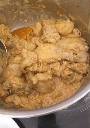 Una foto de Pollo al curry con nata