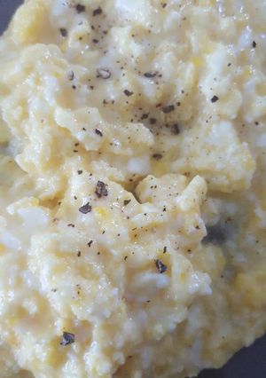 Une photo de Brouillade d'oeufs parmesan/gruyère