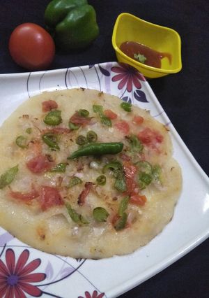 वेजिटेबल उत्तपम (vegetable uttapam recipe in Hindi) रेसिपी मुख्य फोटो
