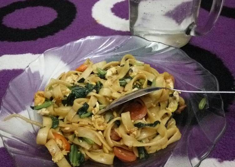 Kwetiau goreng spesial