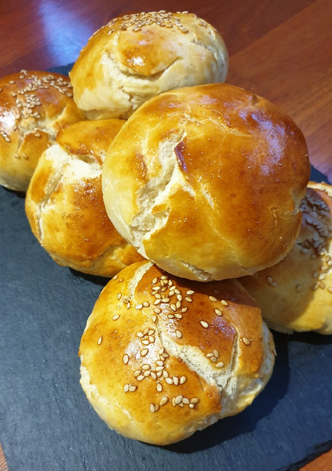 Una foto de Pan de hamburguesa tipo brioche