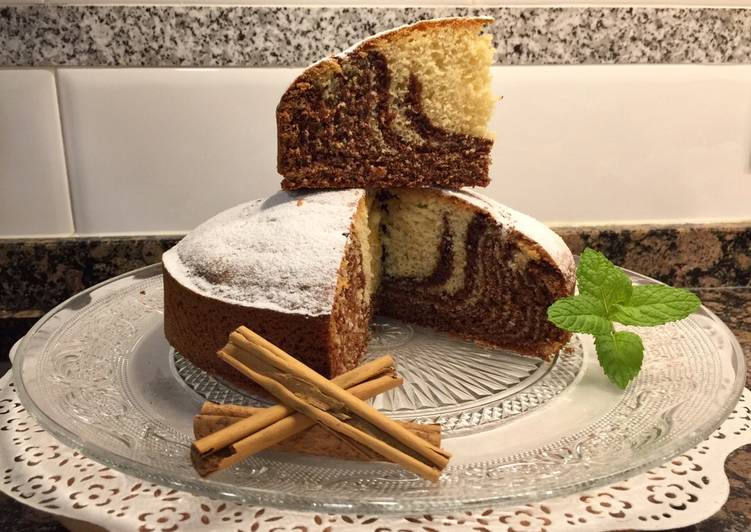 Bizcocho cebra de chocolate y naranja