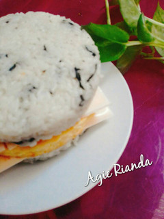Foto resep Burger nasi (bekal k kantor)