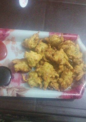 A picture of Onion ke pakode.