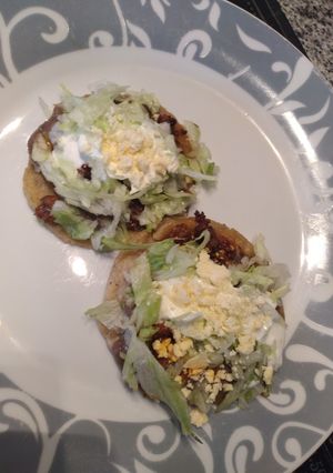 Una foto de Sopes de chorizo