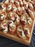 Bruschetta con cebolla y morrón